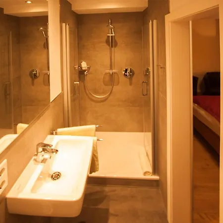 بيت ضيافة Landgasthof Schneider 3*